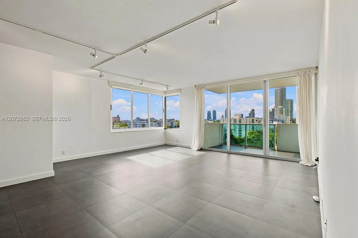 Foto de propiedad en 1200 West Avenue 815, Miami Beach, FL 33139 Miami Beach con MLS# 