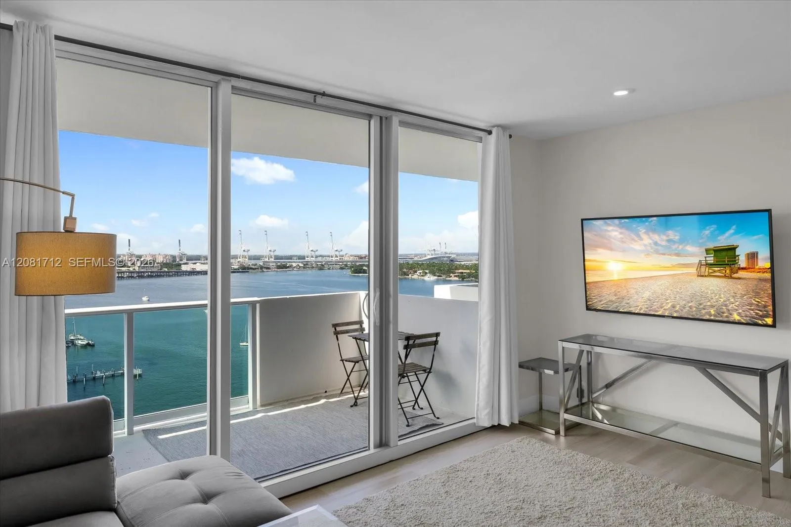 Foto de propiedad en 1200 West Avenue PH28, Miami Beach, FL 33139 Miami Beach con MLS# 