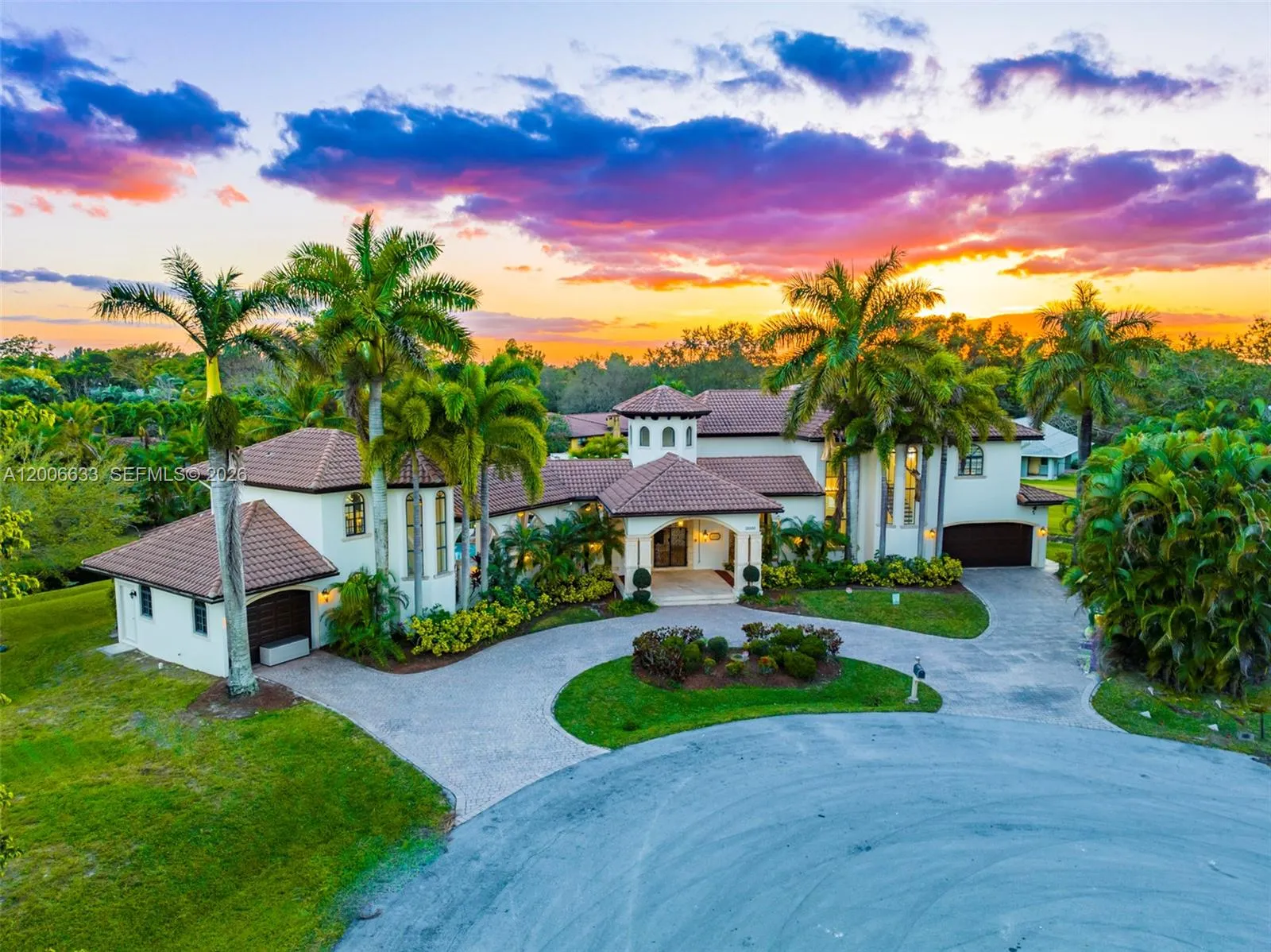 Foto de propiedad en 12000 NW 6th Street, Plantation, FL 33325 Plantation con MLS# 