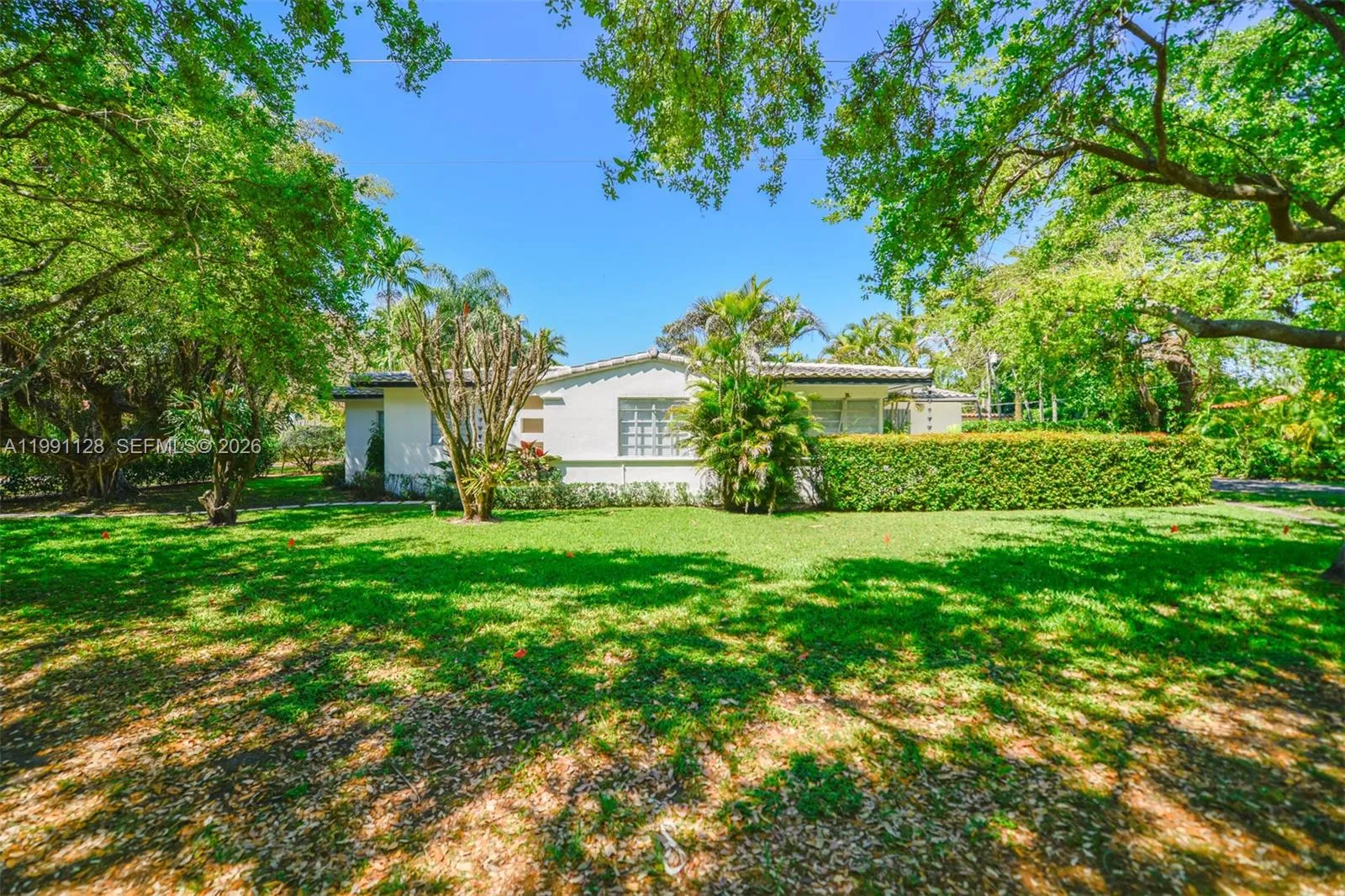 Foto de propiedad en 1201 Obispo Avenue, Coral Gables, FL 33134 Coral Gables con MLS# 