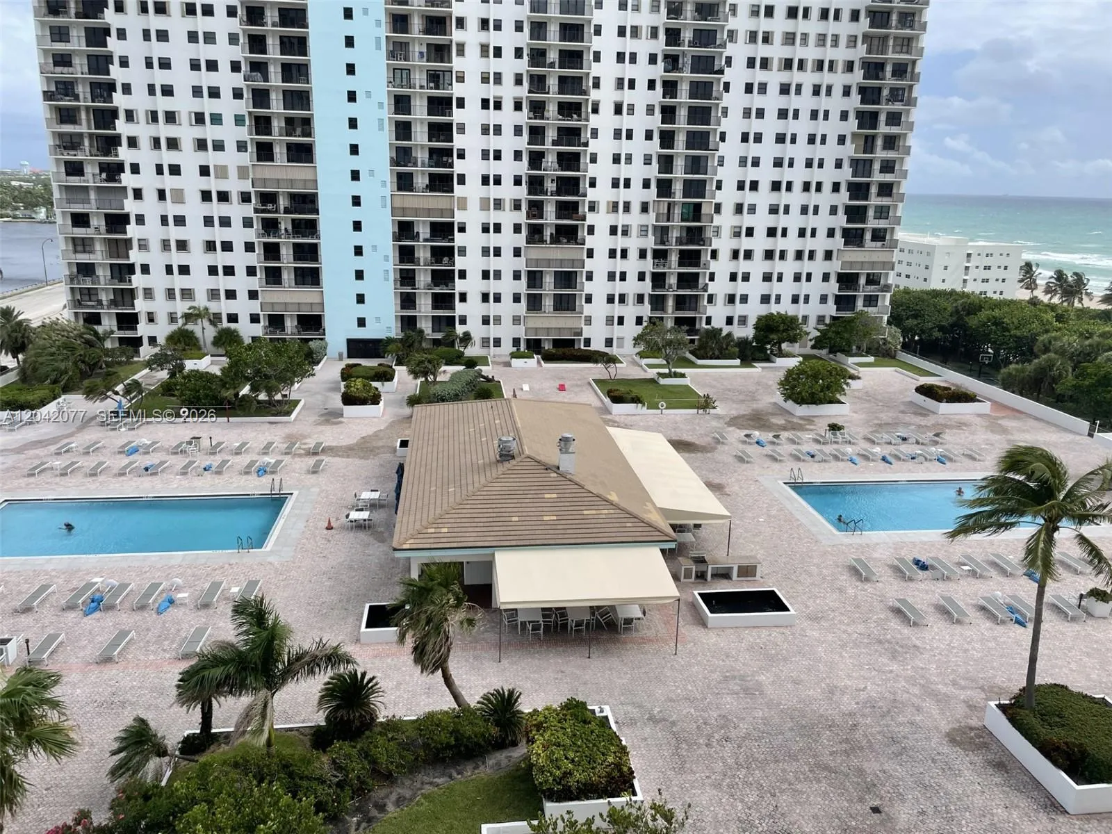 Foto de propiedad en 1201 S Ocean Drive 1107S, Hollywood, FL 33019 Hollywood con MLS# 