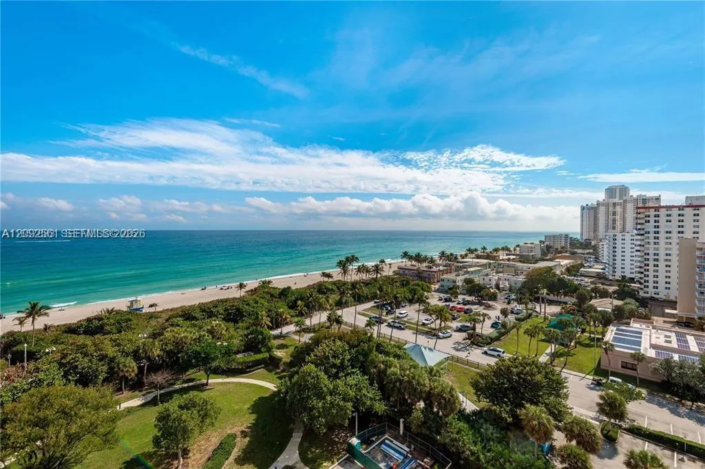 Foto de propiedad en 1201 S Ocean Drive 1206S, Hollywood, FL 33019 Hollywood con MLS#