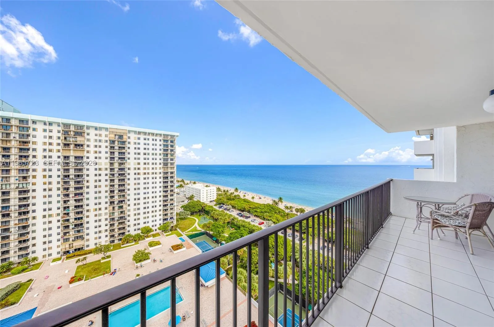 Foto de propiedad en 1201 S Ocean Drive 1903S, Hollywood, FL 33019 Hollywood con MLS#