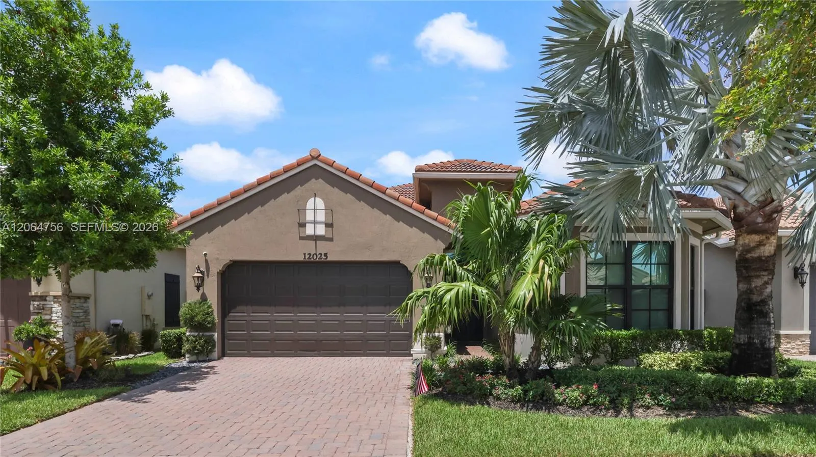 Foto de propiedad en 12025 Kalmar Circle N, Parkland, FL 33076 Parkland con MLS# 