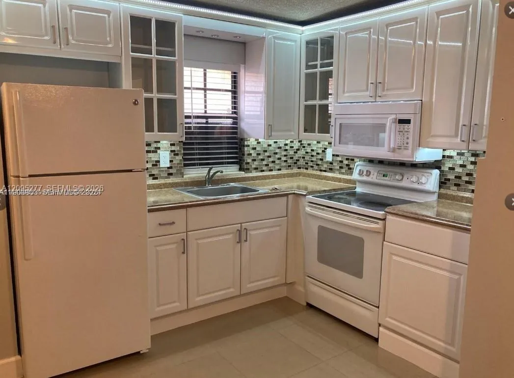 En Renta 12025 SW 18th Street 2-47, Miami, FL 33175, Miami, FL 33175