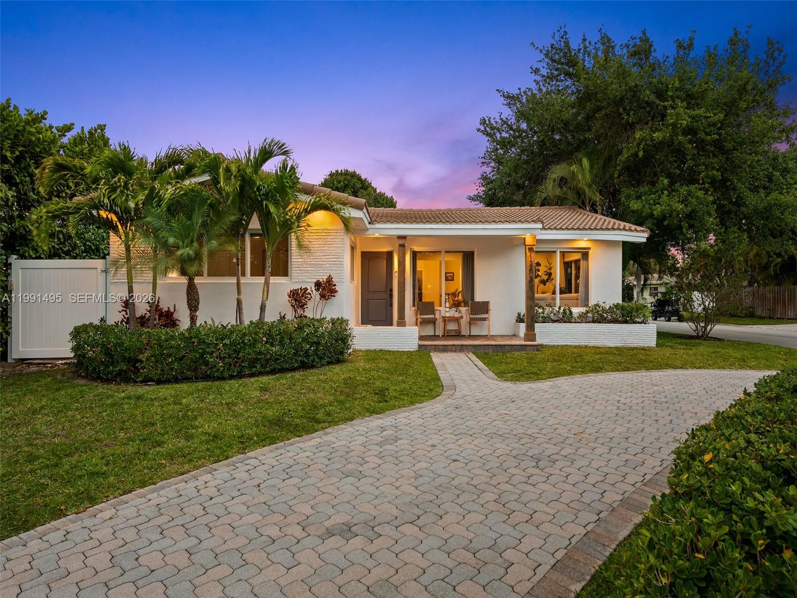 Vendido 1203 Lincoln Street, Hollywood, FL 33019, Hollywood, FL 33019