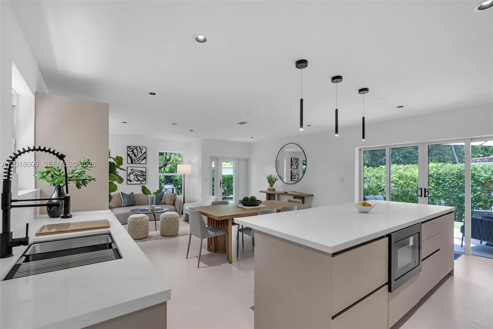 Foto de propiedad en 1203 Madrid Street, Coral Gables, FL 33134 Coral Gables con MLS# 