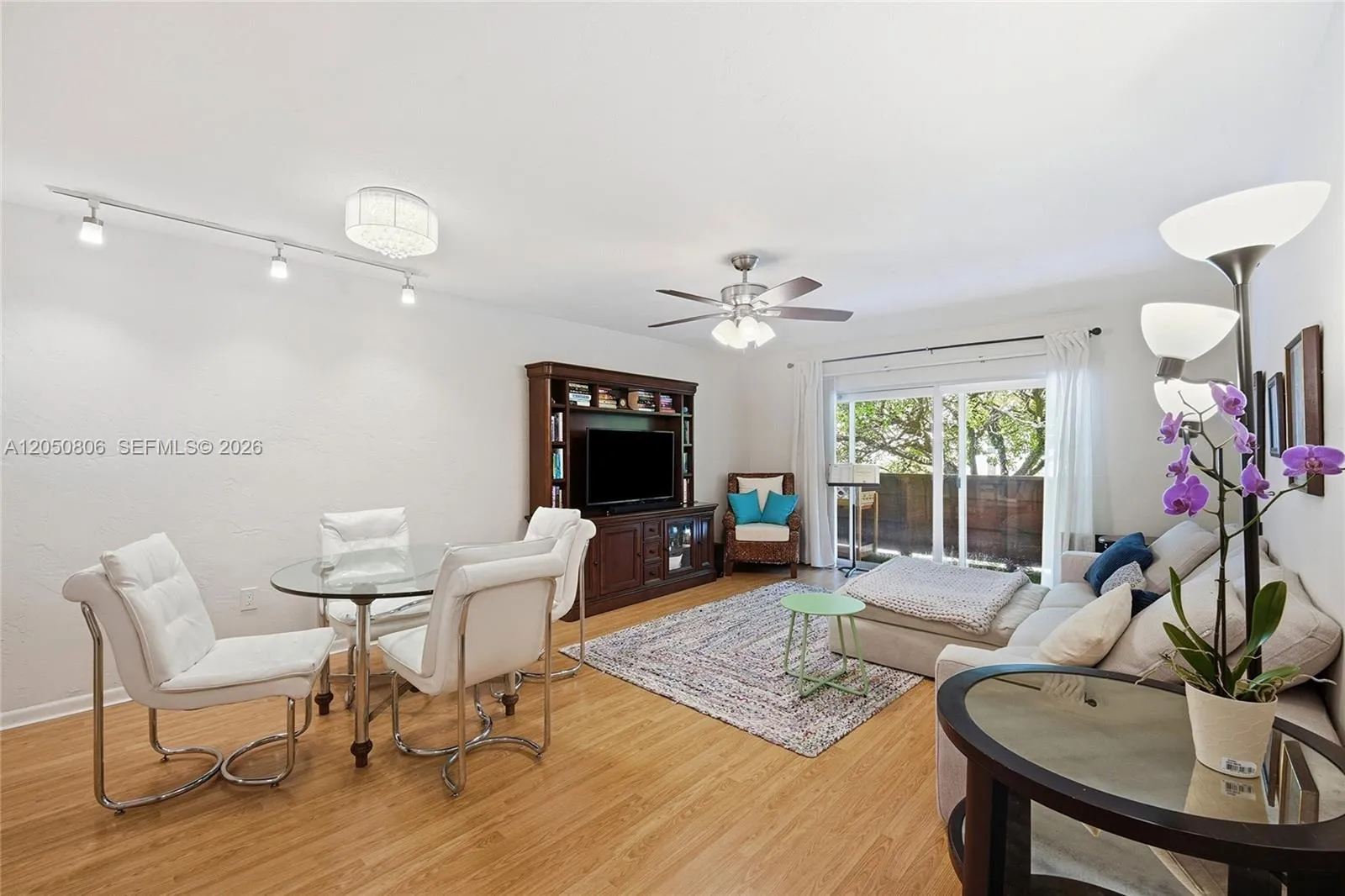 Foto de propiedad en 1205 Mariposa Avenue 403, Coral Gables, FL 33146 Coral Gables con MLS# 