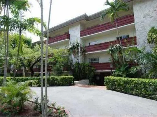 Foto de propiedad en 1205 Mariposa Avenue 416, Coral Gables, FL 33146 Coral Gables con MLS# 