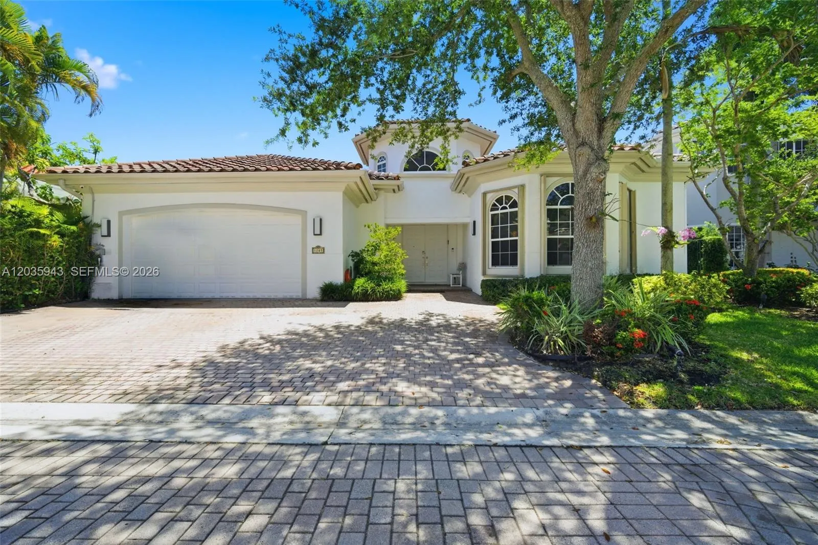 Foto de propiedad en 1205 Seagull Terrace, Hollywood, FL 33019 Hollywood con MLS# 