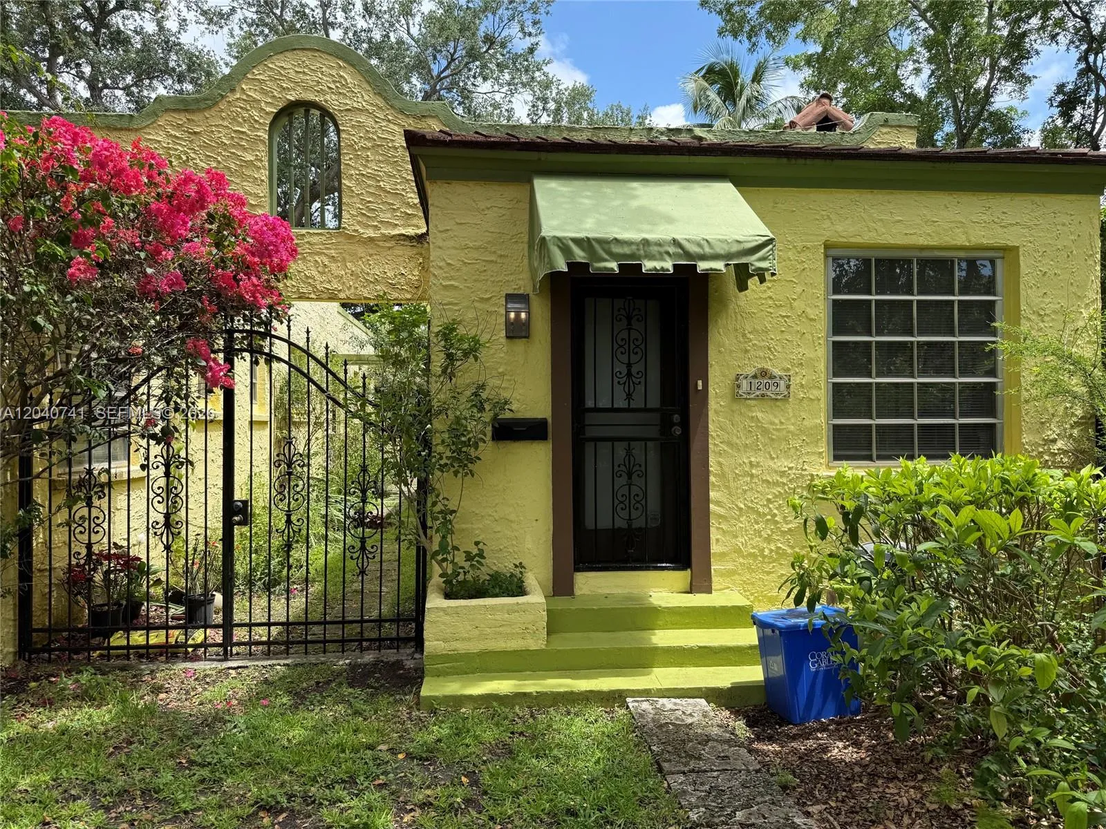 Foto de propiedad en 1209 Aguila Avenue, Coral Gables, FL 33134 Coral Gables con MLS# 