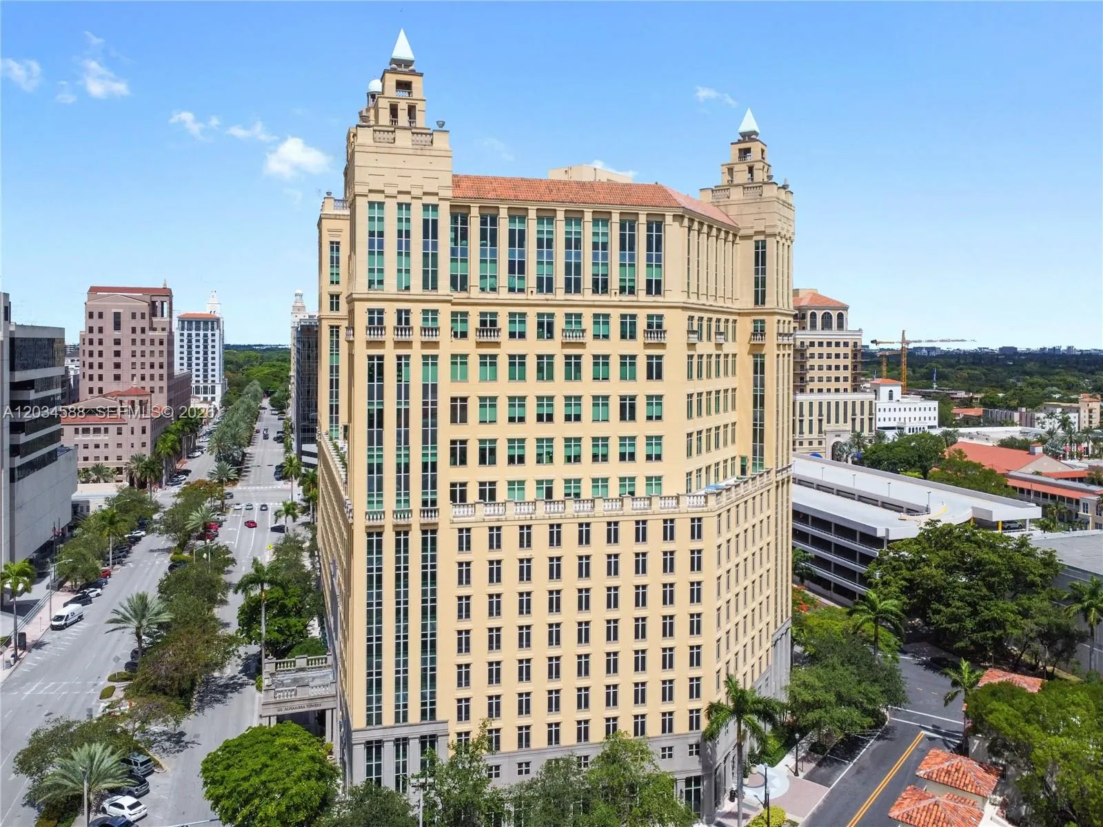 Foto de propiedad en 121 Alhambra Circle 1000, Coral Gables, FL 33134 Coral Gables con MLS# 
