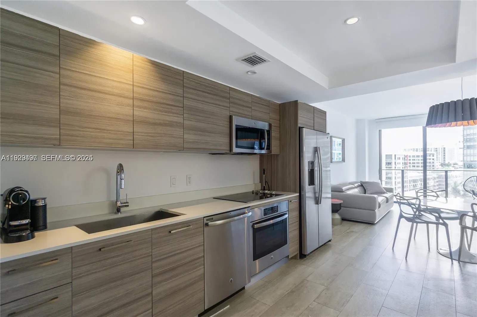 Foto de propiedad en 121 NE 34th Street 1203, Miami, FL 33137 Miami con MLS# 