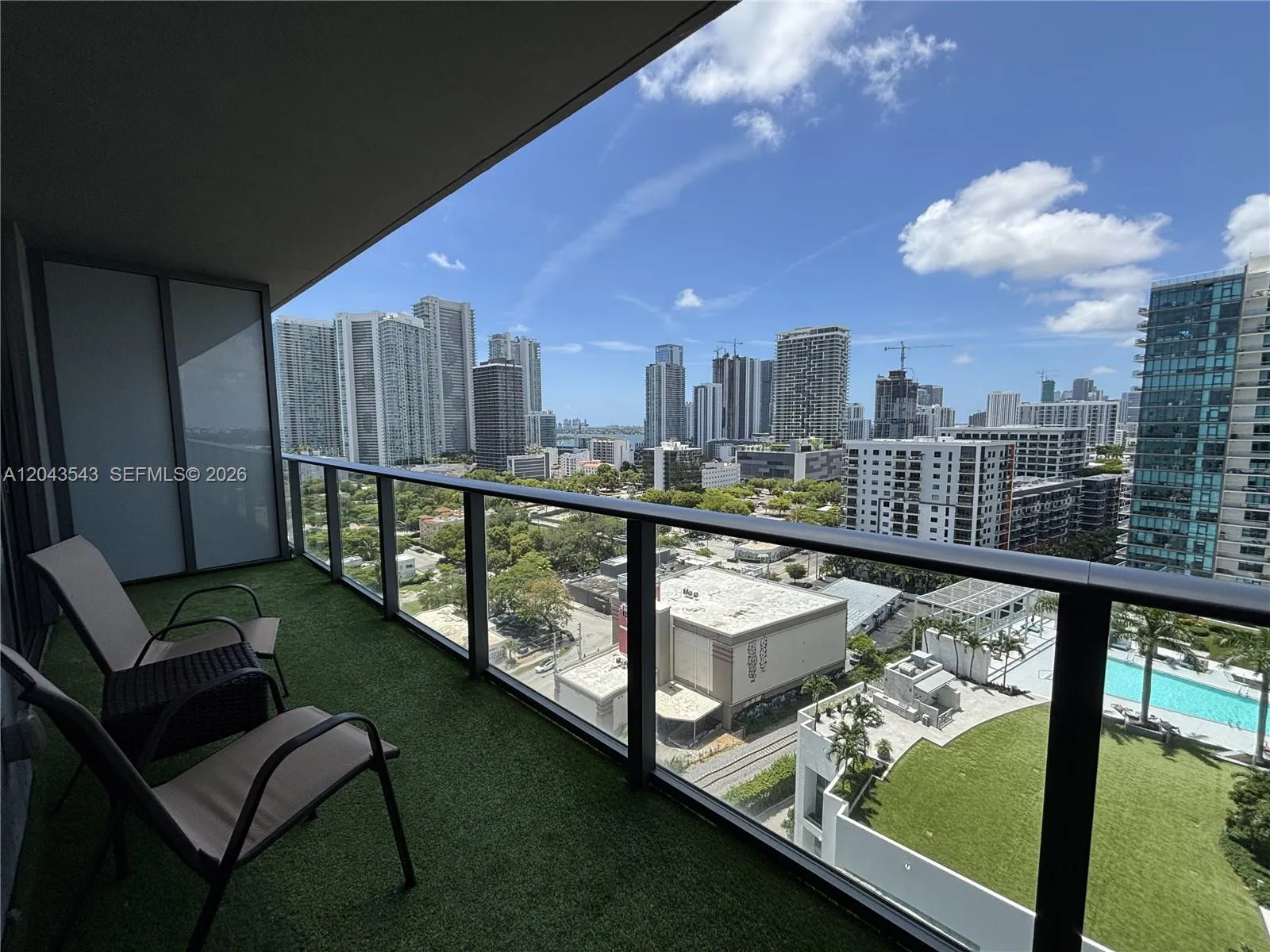 Alquilada 121 NE 34th Street 1703, Miami, FL 33137, Miami, FL 33137