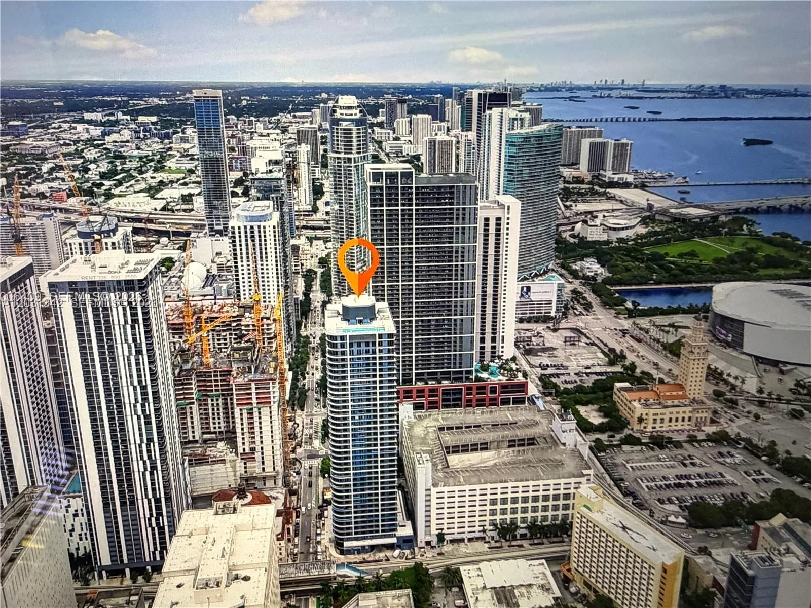 Foto de propiedad en 121 NE 5th Street 1012A, Miami, FL 33132 Miami con MLS# 