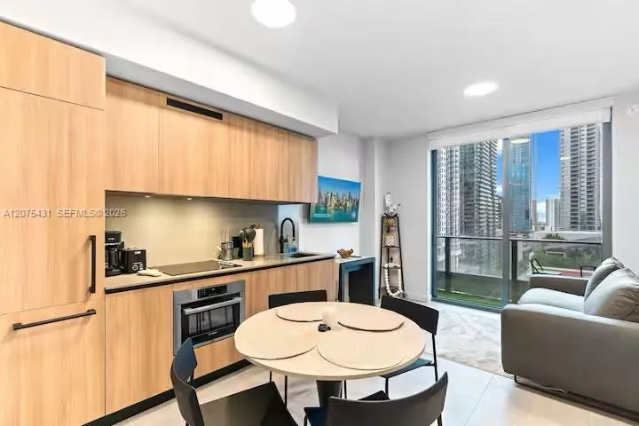 En Renta 121 NE 5th Street 1711, Miami, FL 33132, Miami, FL 33132
