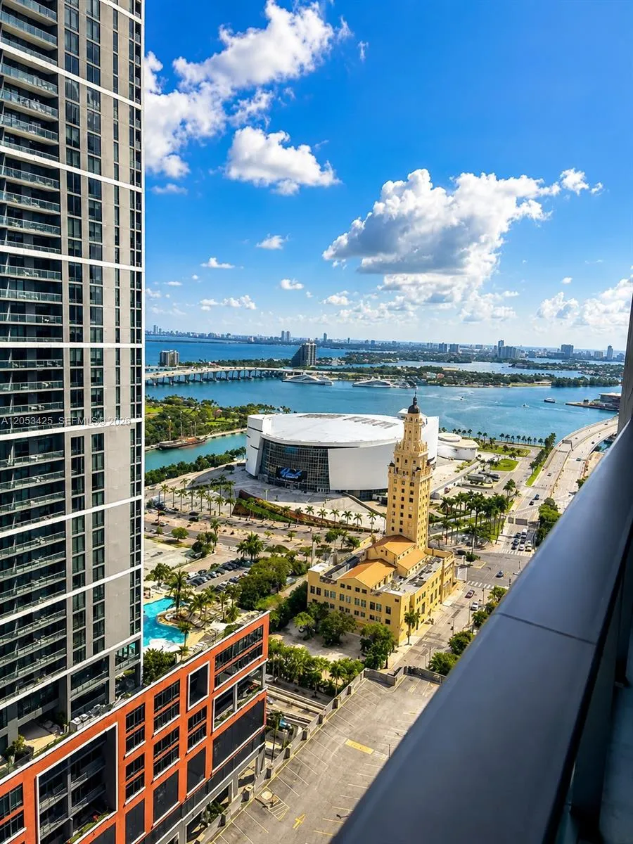 Foto de propiedad en 121 NE 5th Street 3411, Miami, FL 33132 Miami con MLS#