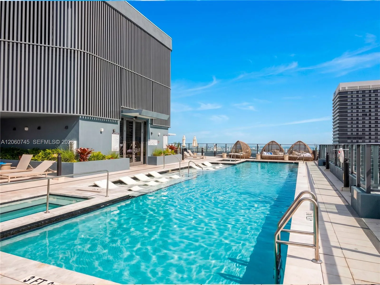 Foto de propiedad en 121 NE 5th Street 504, Miami, FL 33132 Miami con MLS# 