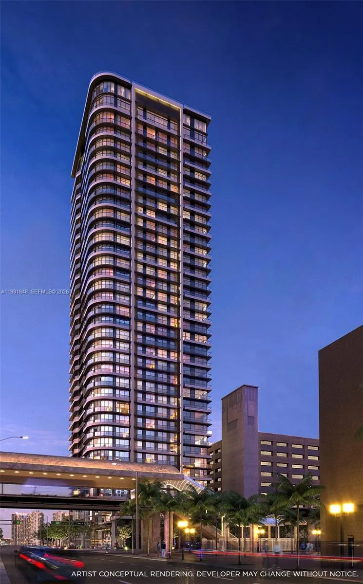 Foto de propiedad en 121 NE 5th Street 912A, Miami, FL 33132 Miami con MLS#