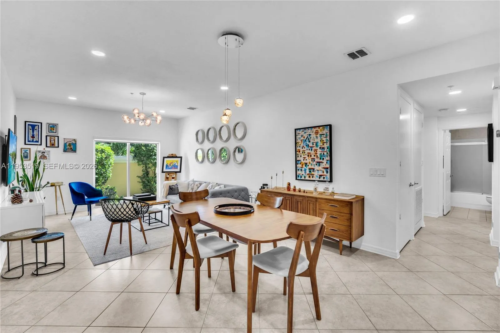 Foto de propiedad en 121 NW 2nd Avenue 4, Hallandale Beach, FL 33009 Hallandale Beach con MLS# 