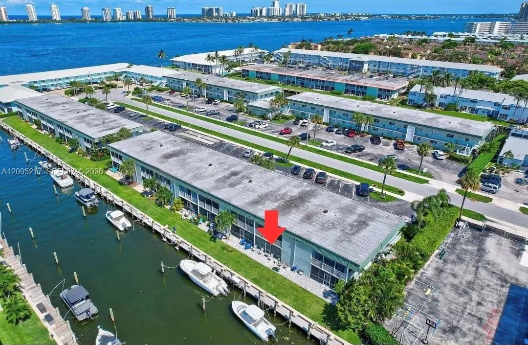 En Venta 121 Wettaw Lane 116, North Palm Beach, FL 33408, North Palm Beach, FL 33408
