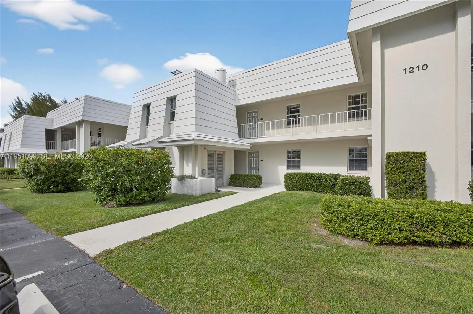 Vendido 1210 N Sugar Sands Boulevard 240, Singer Island, FL 33404, Singer Island, FL 33404