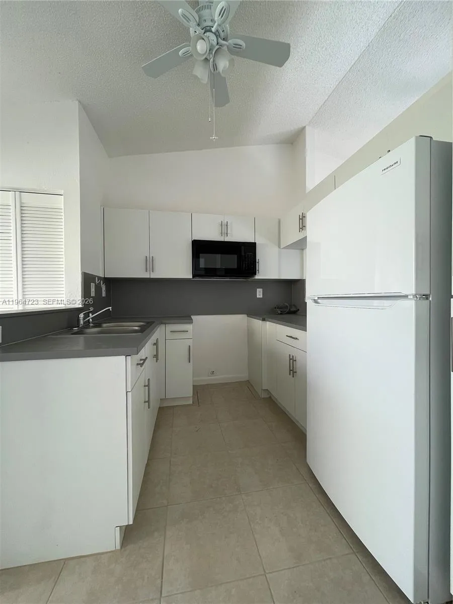 Foto de propiedad en 1210 San Remo Circle ., Homestead, FL 33035 Homestead con MLS# 