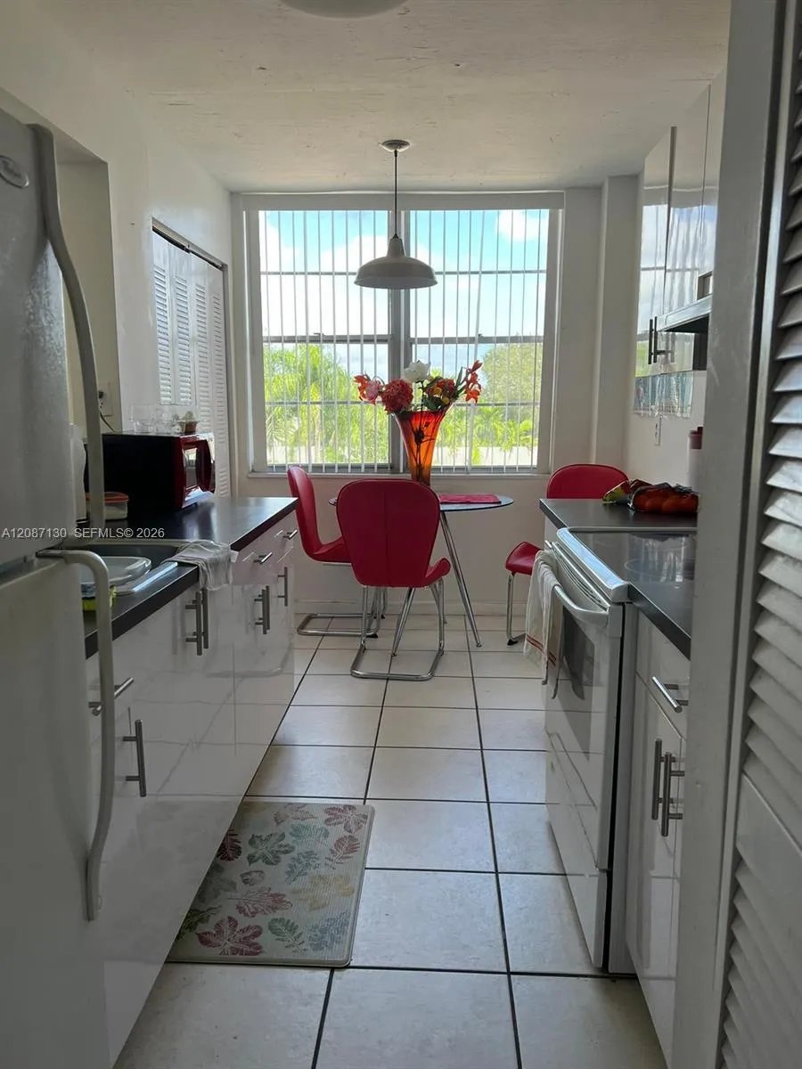 En Renta 12105 NE 6th Avenue 403, North Miami, FL 33161, North Miami, FL 33161