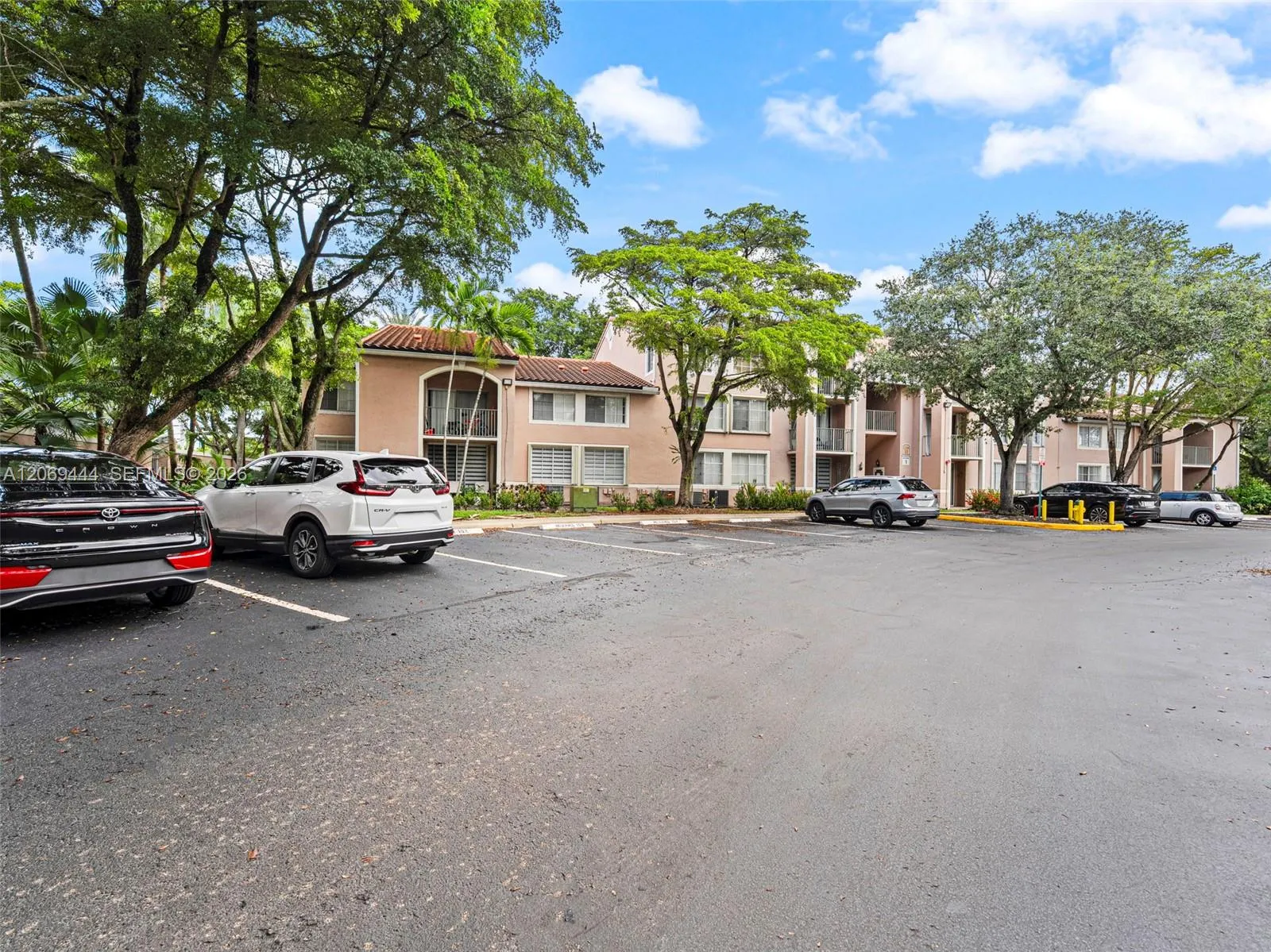Foto de propiedad en 12106 Saint Andrews Place 202, Miramar, FL 33025 Miramar con MLS# 