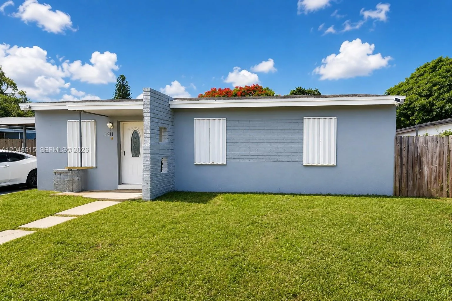 Foto de propiedad en 1211 Kasim Street, Opa-Locka, FL 33054 Opa-Locka con MLS# 