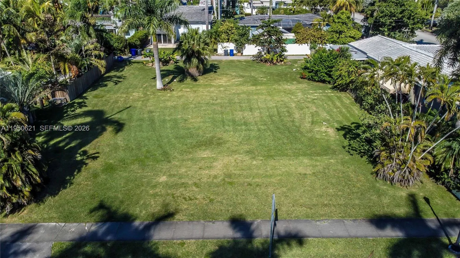 Vendido 1211 Tyler Street, Hollywood, FL 33019, Hollywood, FL 33019