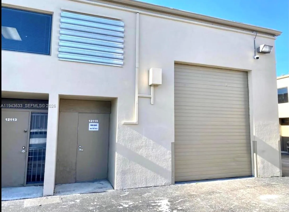 Vendido 12115 SW 131st Avenue, Miami, FL 33186, Miami, FL 33186