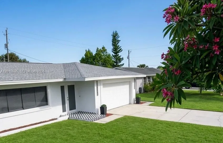 En Venta 1212 SE 43rd Terrace, Cape Coral, FL 33904, Cape Coral, FL 33904
