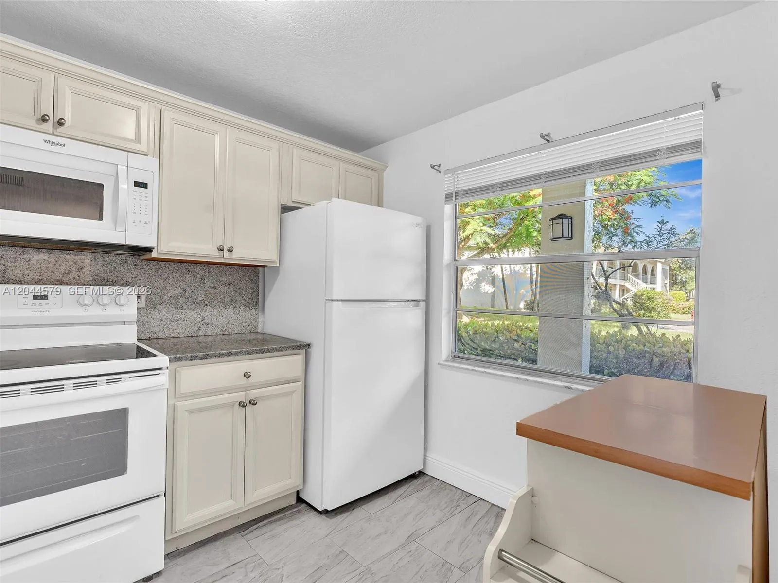 Foto de propiedad en 1212 SE Bahama Bend G1, Coconut Creek, FL 33066 Coconut Creek con MLS# 
