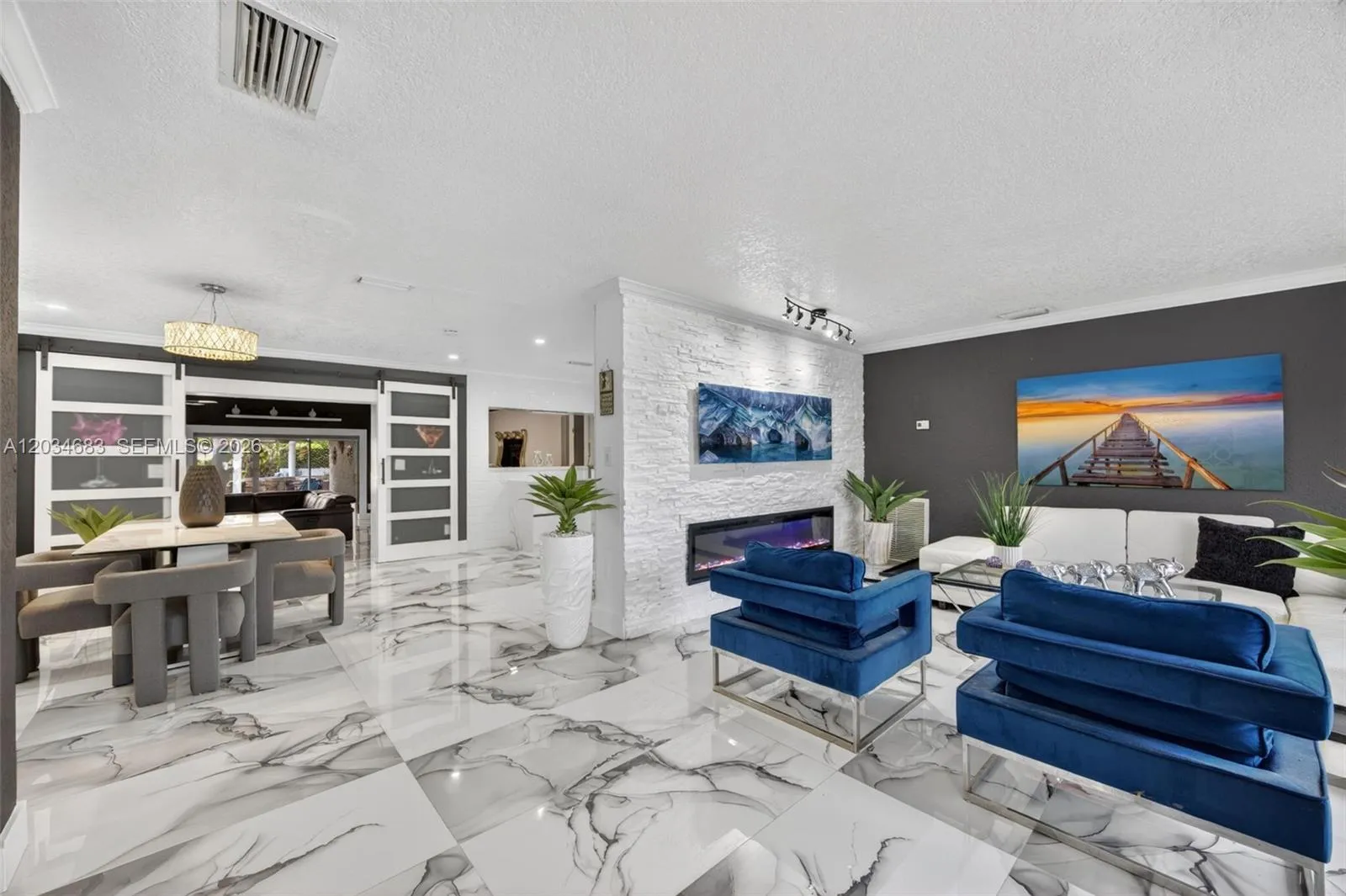 Foto de propiedad en 12121 SW 107th Street, Miami, FL 33186 Miami con MLS# 