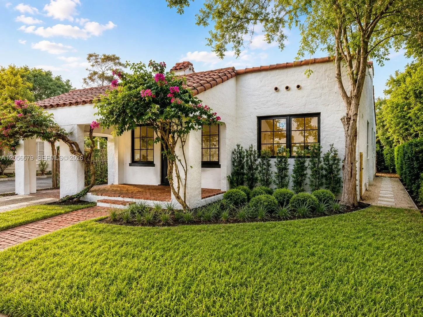 Foto de propiedad en 1213 Aguila Avenue, Coral Gables, FL 33134 Coral Gables con MLS# 