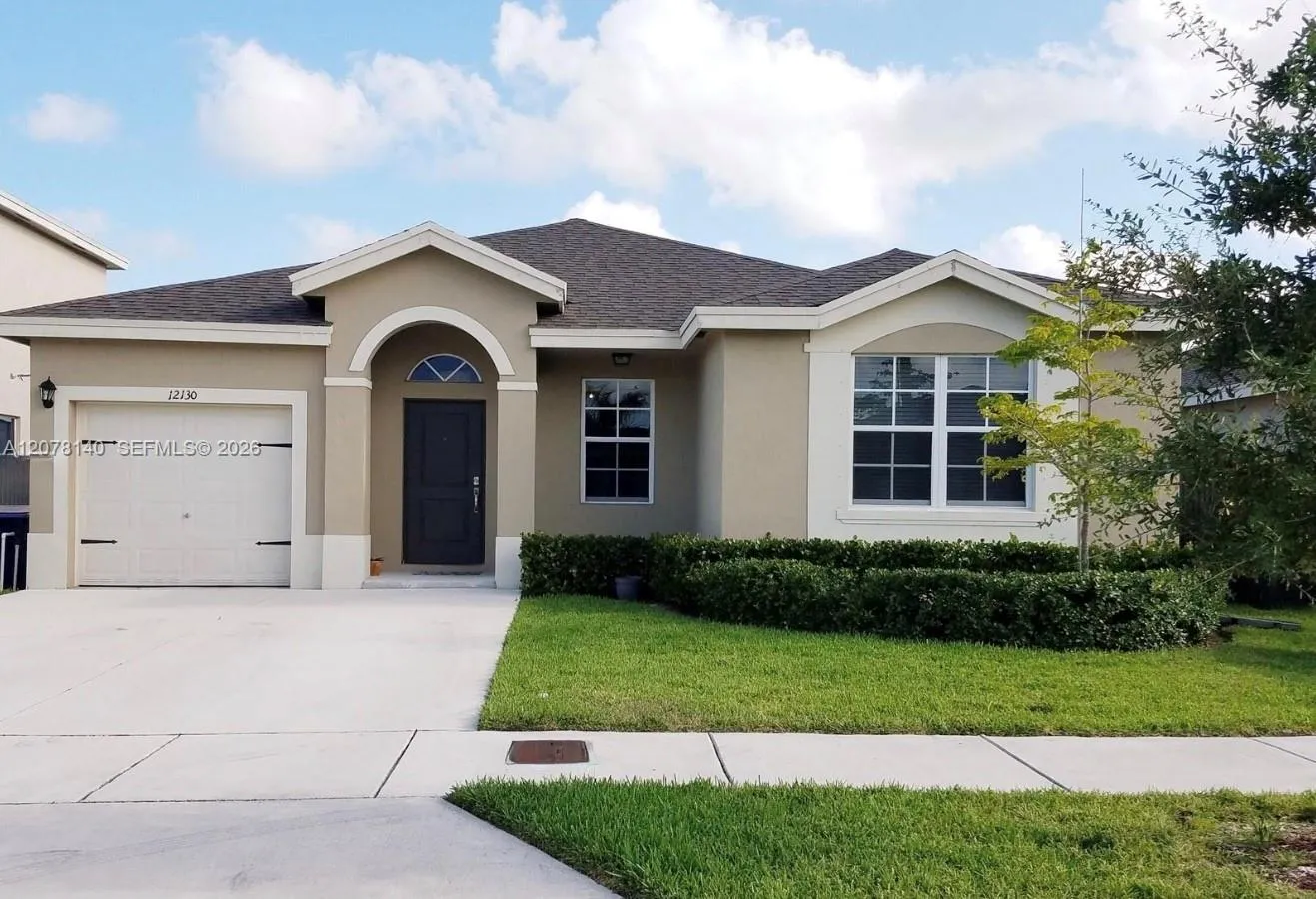 ONE STORY - 4 Bed | 2 Bathrooms | 1-Car Garage | Huge Backyard