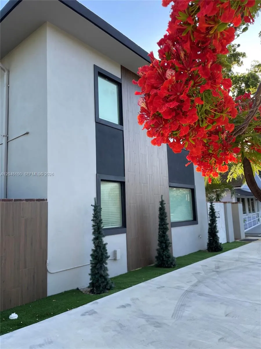 En Venta 1215 E Broward Boulevard, Fort Lauderdale, FL 33301, Fort Lauderdale, FL 33301