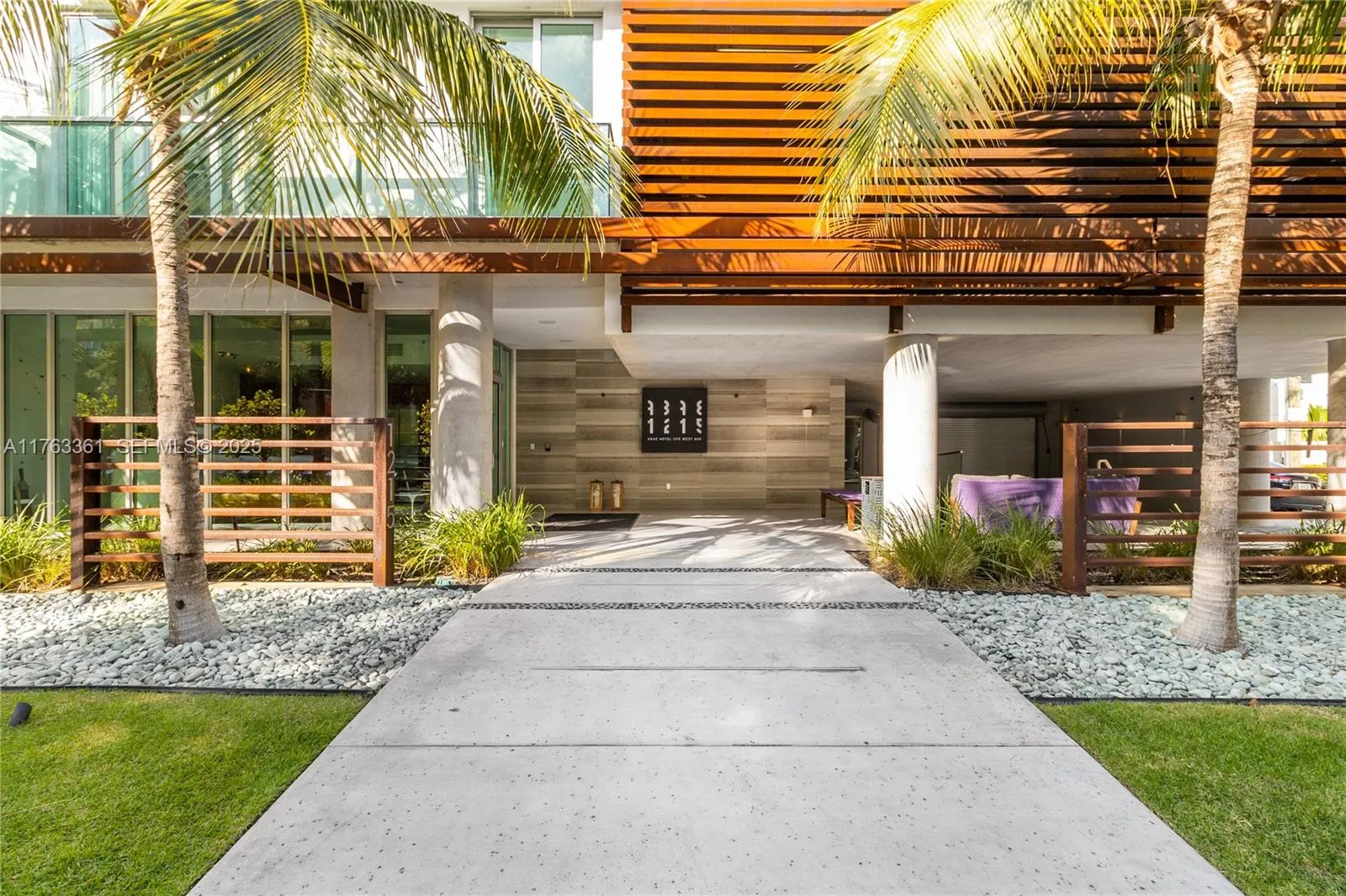Foto de propiedad en 1215 West Avenue 203, Miami Beach, FL 33139 Miami Beach con MLS# 