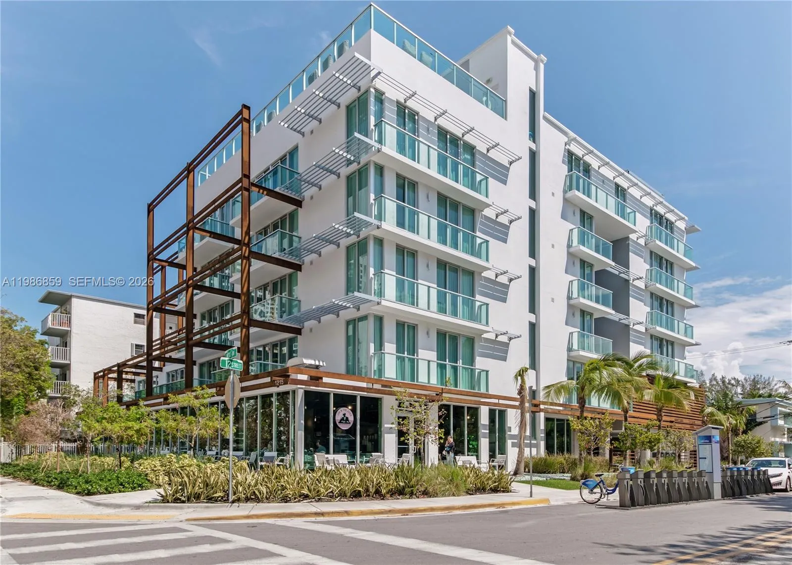 Foto de propiedad en 1215 West Avenue 402, Miami Beach, FL 33139 Miami Beach con MLS# 