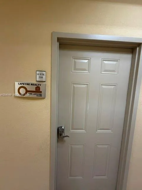 Foto de propiedad en 12150 SW 128th Court Suite 218, Miami, FL 33186 Miami con MLS# 