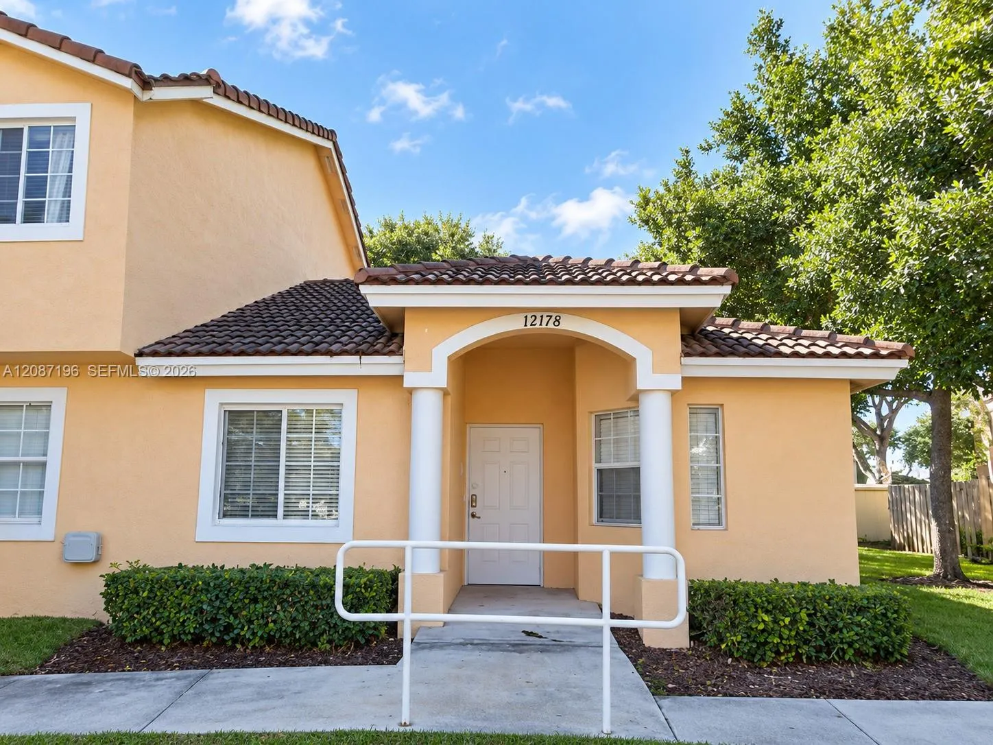 En Renta 12178 SW 143rd Lane 12-4, Miami, FL 33186, Miami, FL 33186