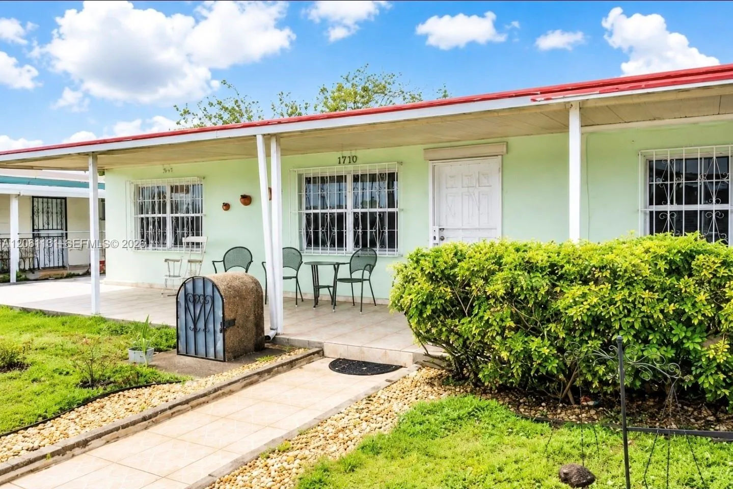 Foto de propiedad en 1220 E 10th Avenue, Hialeah, FL 33010 Hialeah con MLS# 