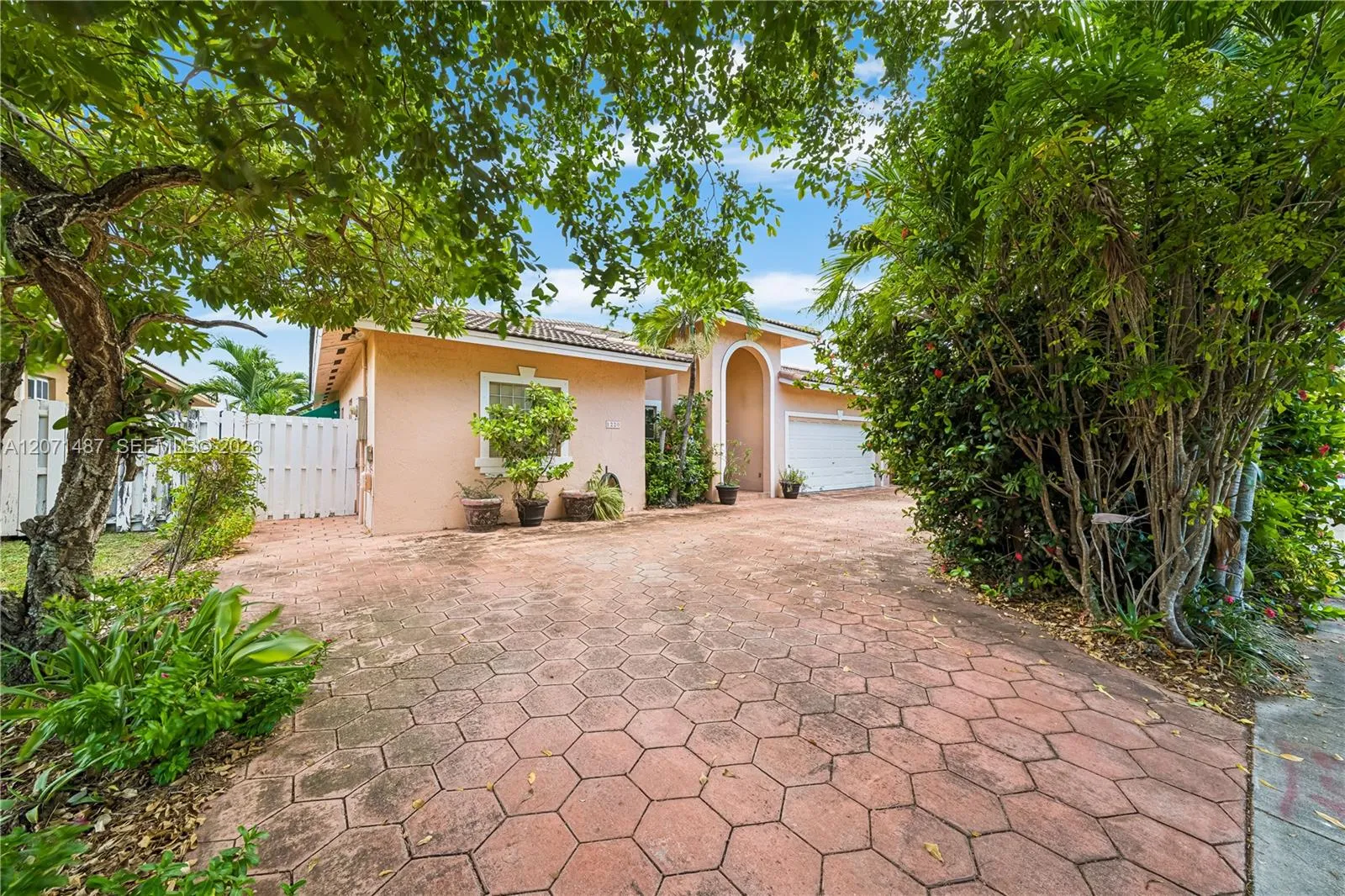 En Venta 1220 SW 139th Avenue, Miami, FL 33184, Miami, FL 33184