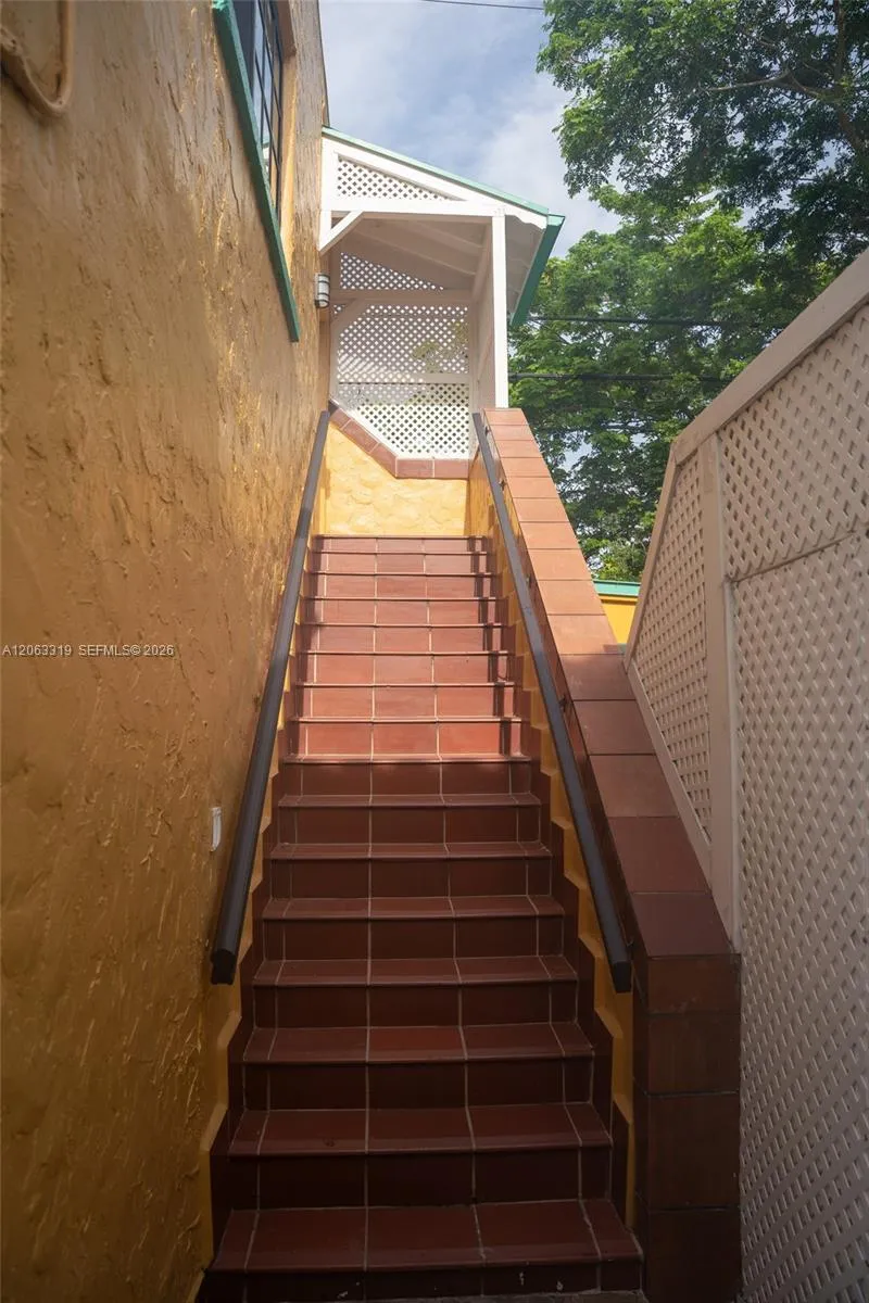 En Renta 1222 Salzedo Street 4, Coral Gables, FL 33134, Coral Gables, FL 33134