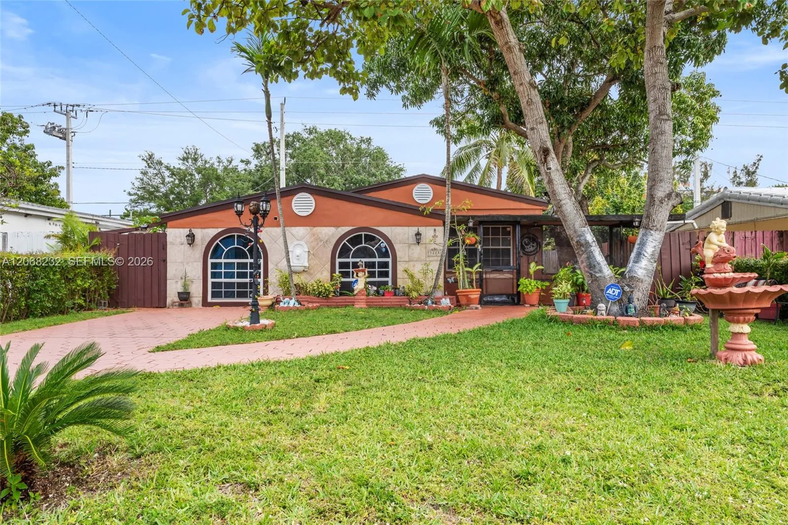 Foto de propiedad en 1223 NE 182nd Street, North Miami Beach, FL 33162 North Miami Beach con MLS# 