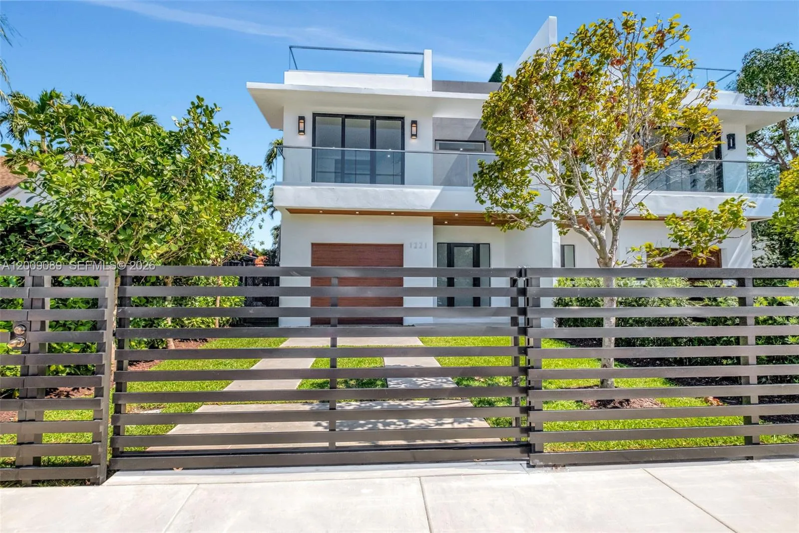 Foto de propiedad en 1223 SW 12th Court 1223, Miami, FL 33135 Miami con MLS# 