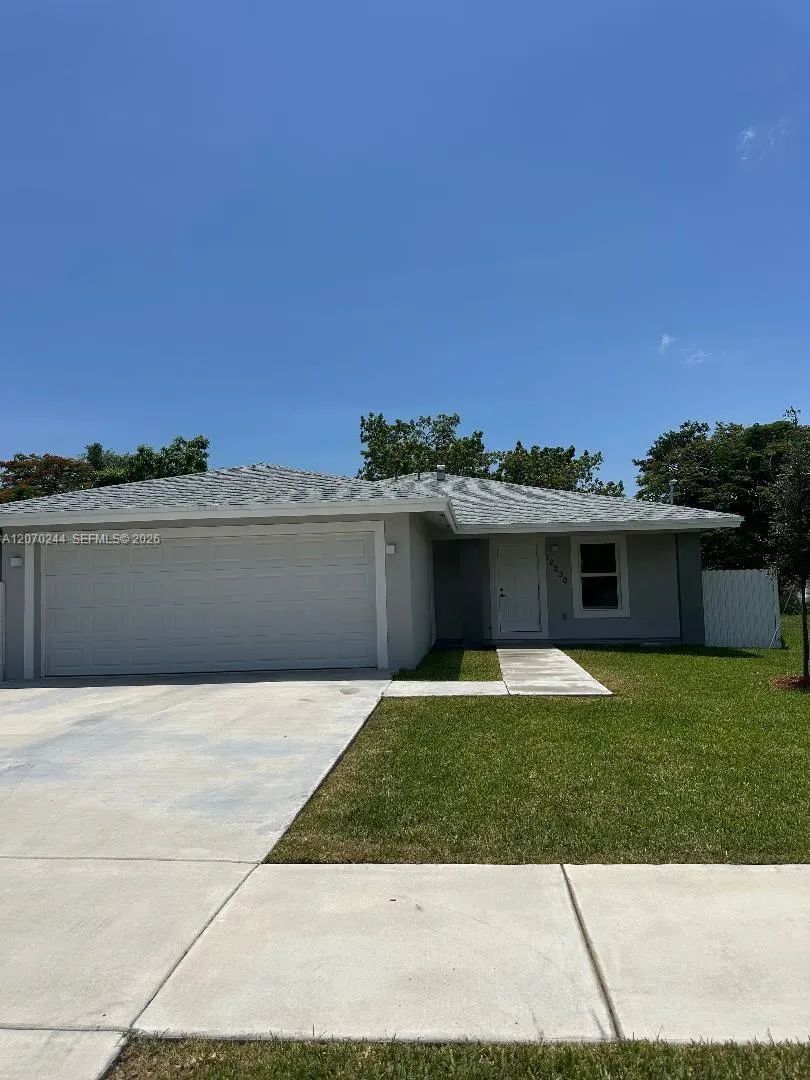 Foto de propiedad en 12230 SW 219th Street 0, Miami, FL 33170 Miami con MLS# 