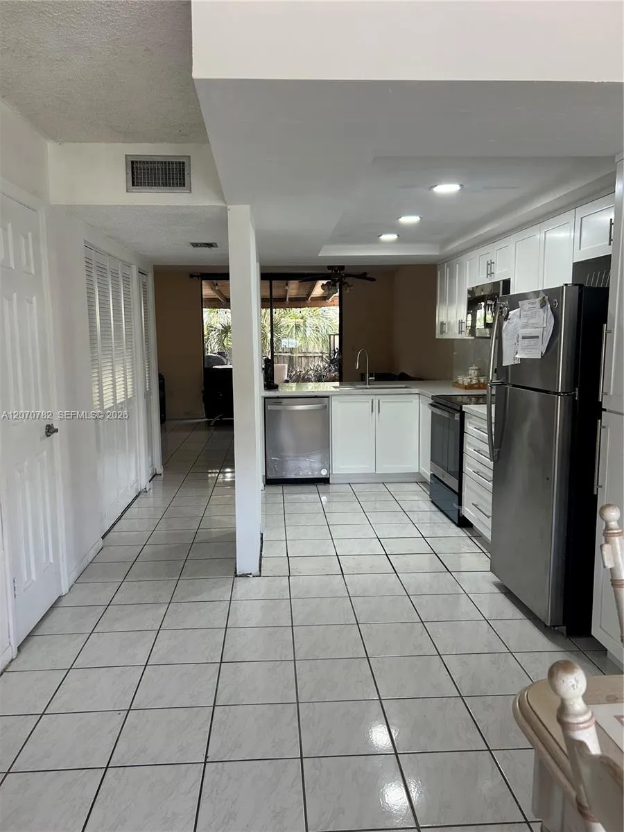 En Venta 12242 SW 16th Terrace 102-L, Miami, FL 33175, Miami, FL 33175
