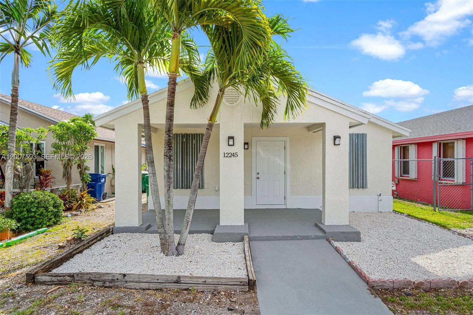 Foto de propiedad en 12245 SW 201st Terrace, Miami, FL 33177 Miami con MLS# 